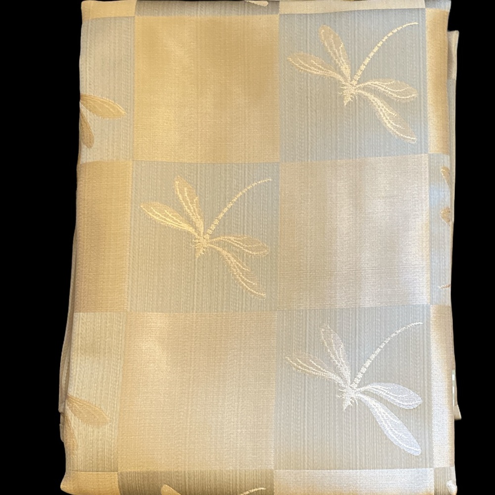 Patricia Spratt Table Linens 66" x 120"